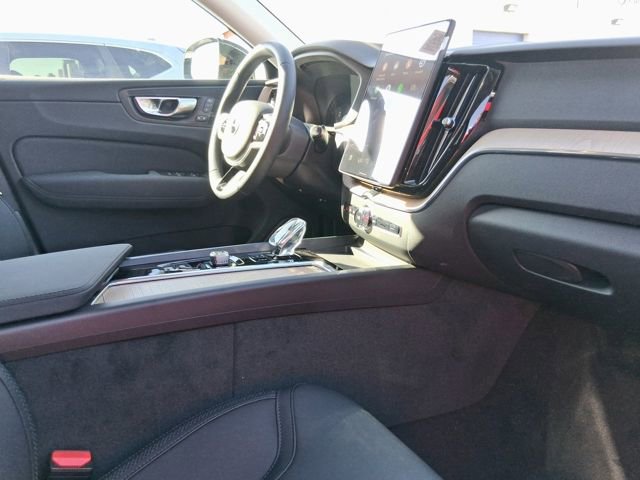 New 2026 Volvo XC60 B5 Core AWD/4WD image 12