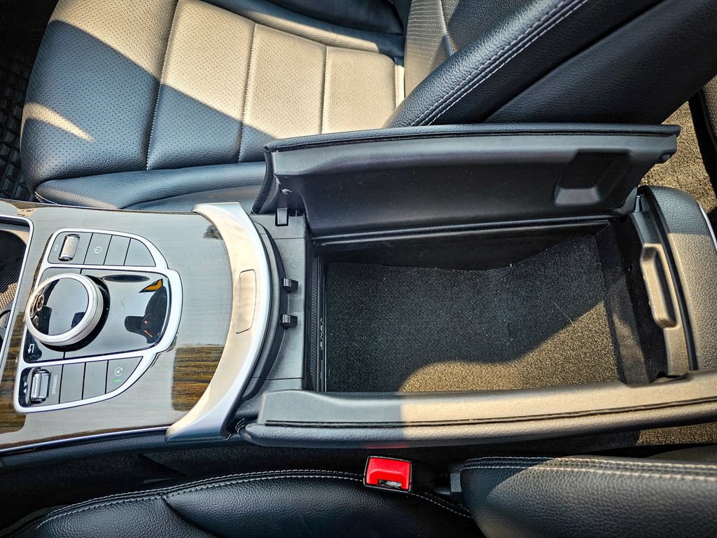 Used 2017 Mercedes-Benz C 300 4MATIC Sedan image 28