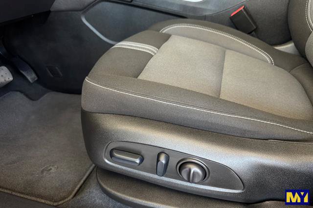 Certified 2025 Chevrolet Blazer LT w/ Convenience Package image 13