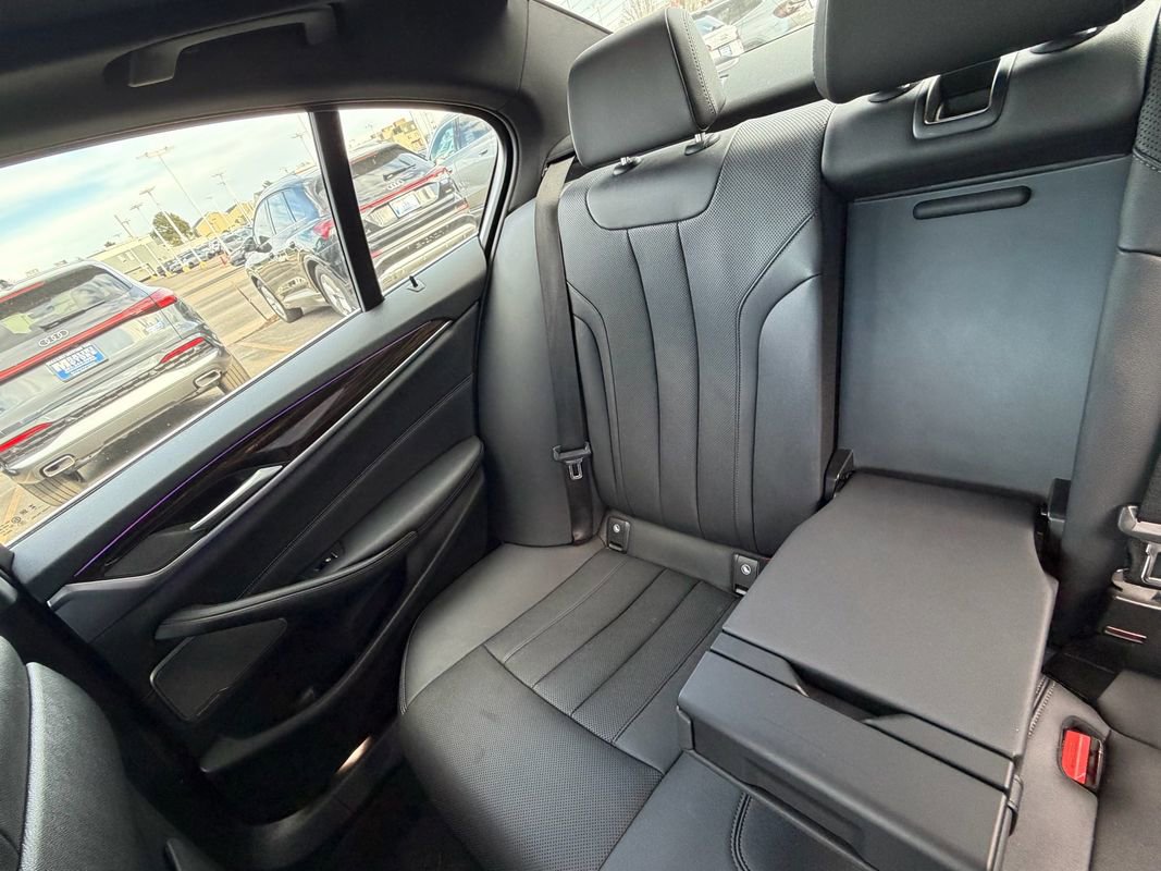 Used 2023 BMW 530e xDrive image 15