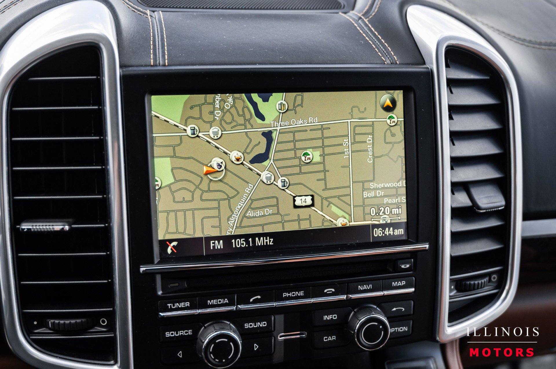 Used 2016 Porsche Cayenne S image 23