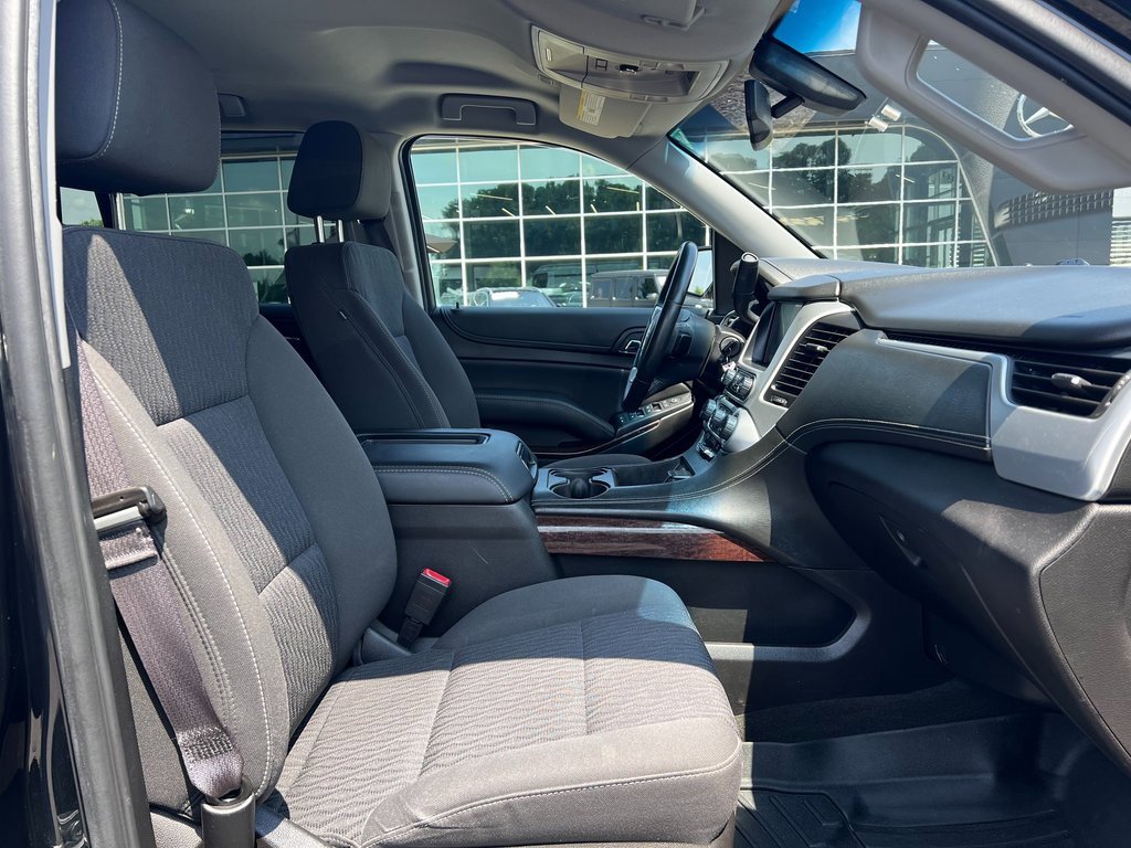 Used 2017 GMC Yukon SLE w/ SLE Value Package image 16