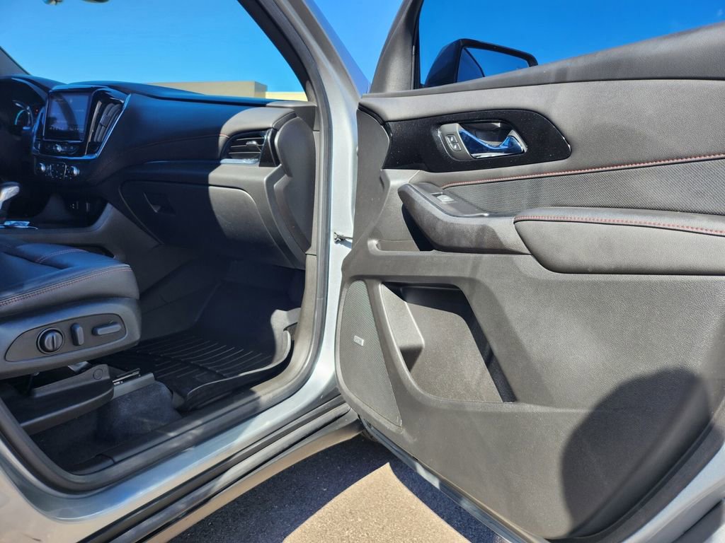 Used 2023 Chevrolet Traverse RS image 26