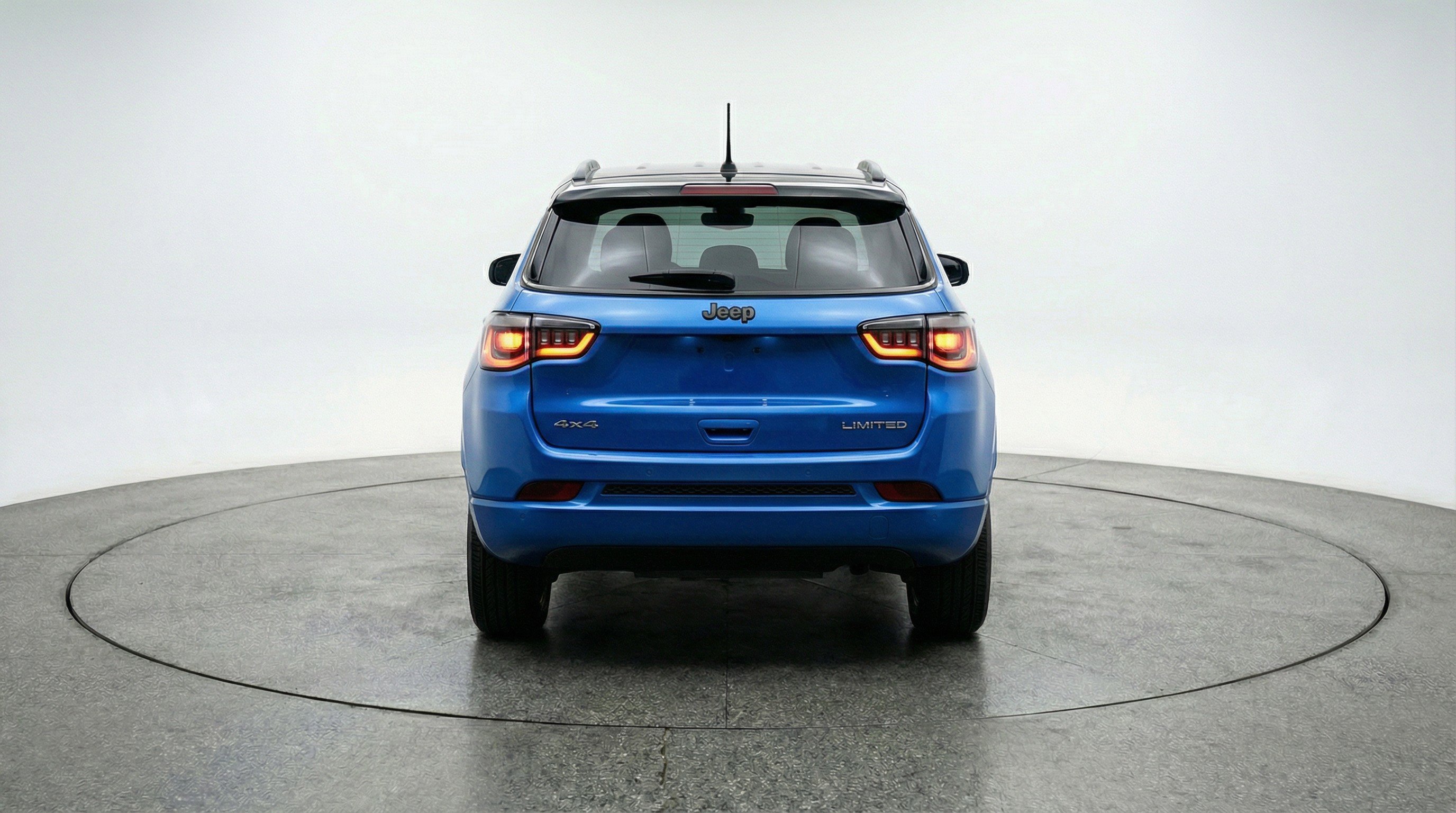 Used 2025 Jeep Compass Limited image 7