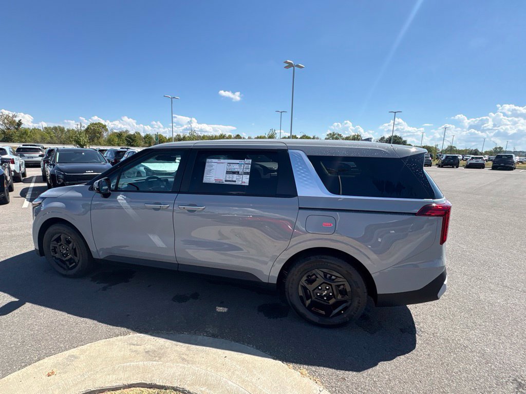 New 2027 Kia Carnival LX FWD image 7