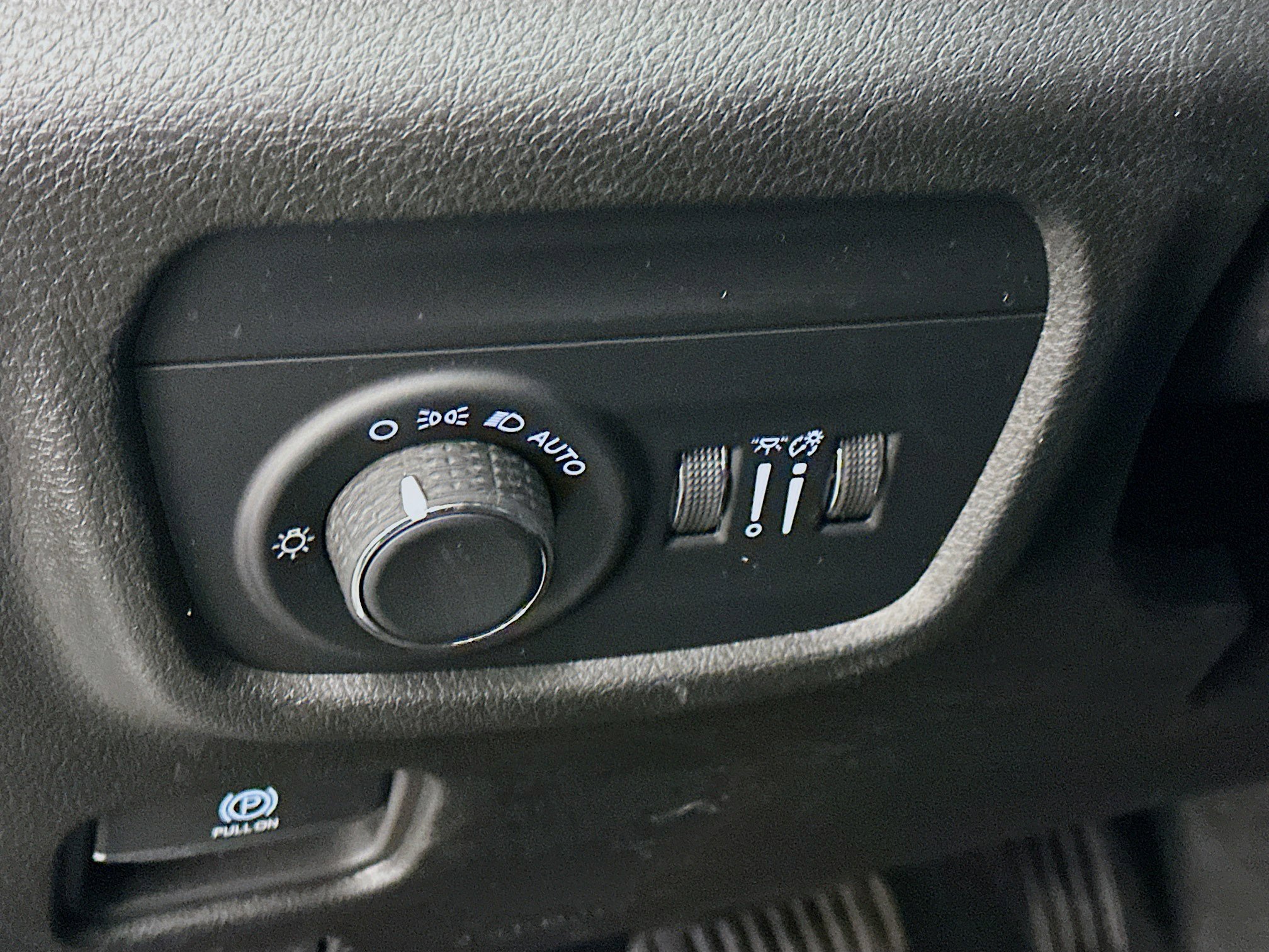 Used 2023 Jeep Grand Cherokee Altitude image 17