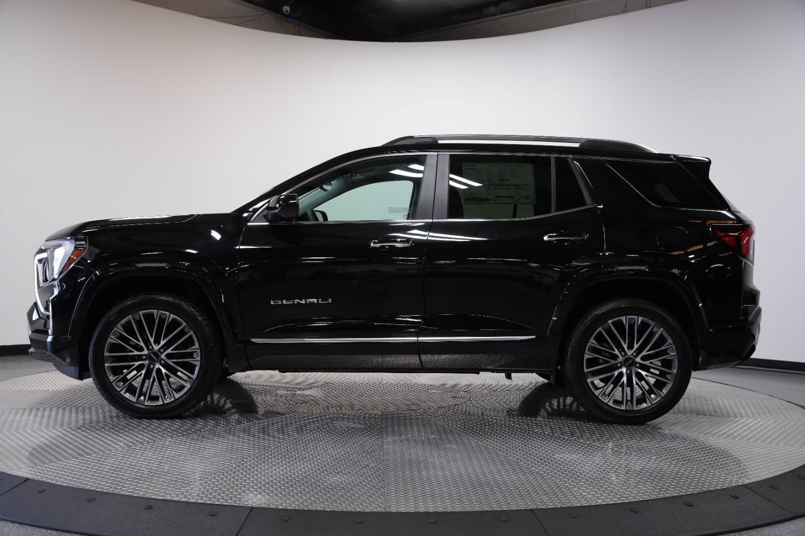 New 2026 GMC Terrain Denali w/ LPO, Floor Liner Package AWD/4WD image 5