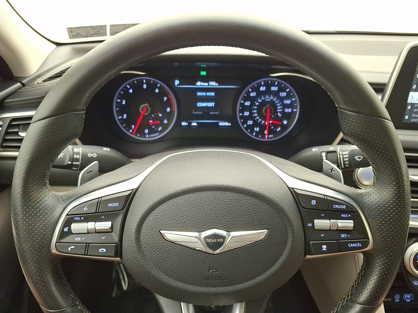 Used 2019 Genesis G70 2.0T Advanced RWD image 8