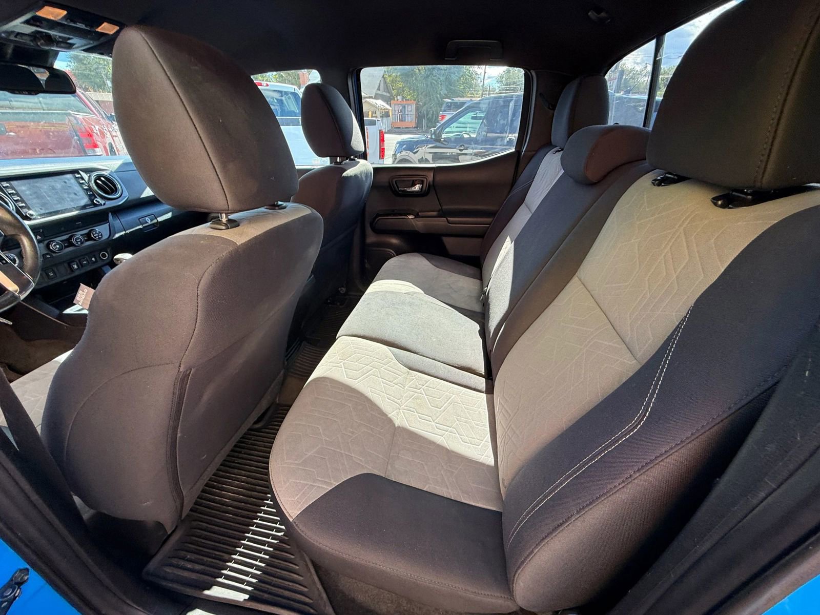 Used 2020 Toyota Tacoma TRD Off-Road image 11