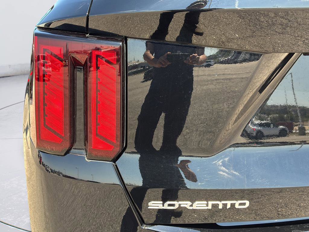 Certified 2024 Kia Sorento S AWD/4WD image 38