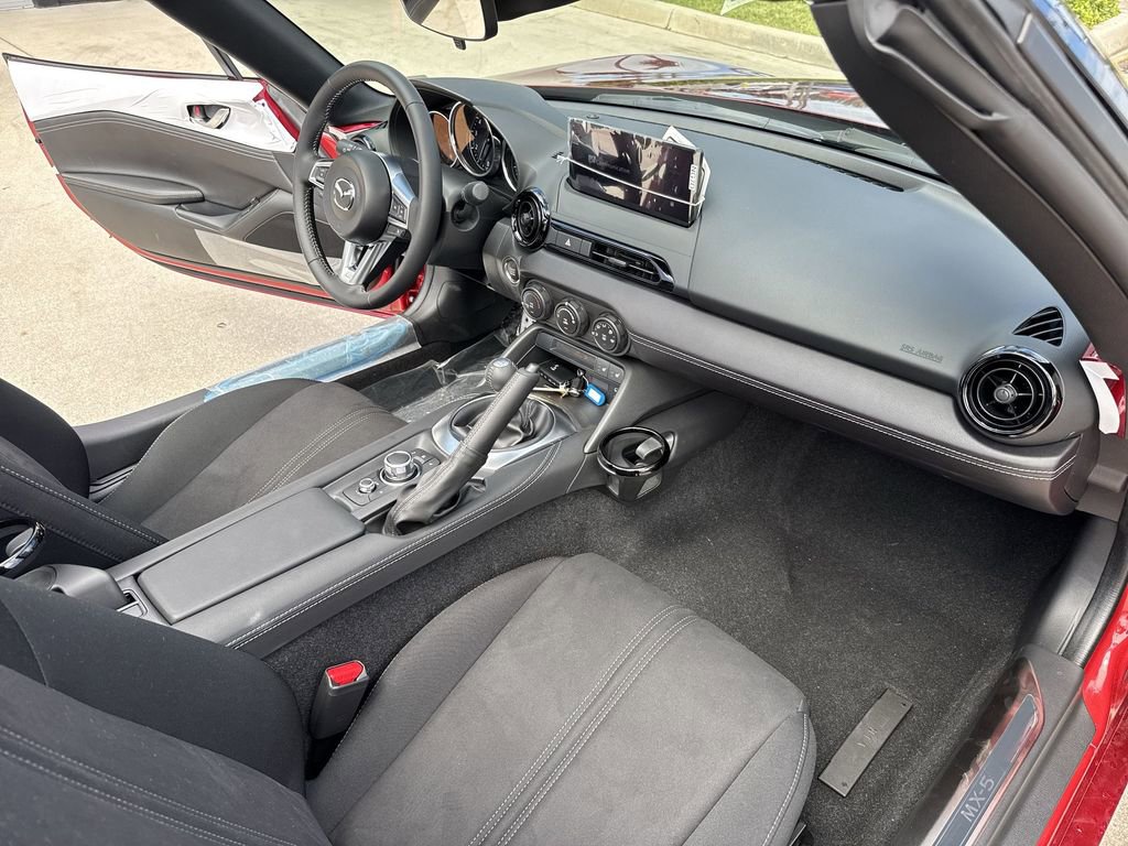 New 2026 MAZDA MX-5 Miata Club w/ Interior Package RWD image 32