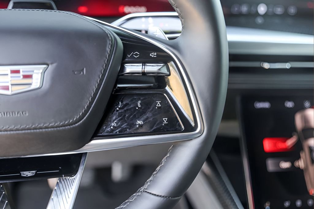 Certified 2025 Cadillac Escalade ESV V image 13