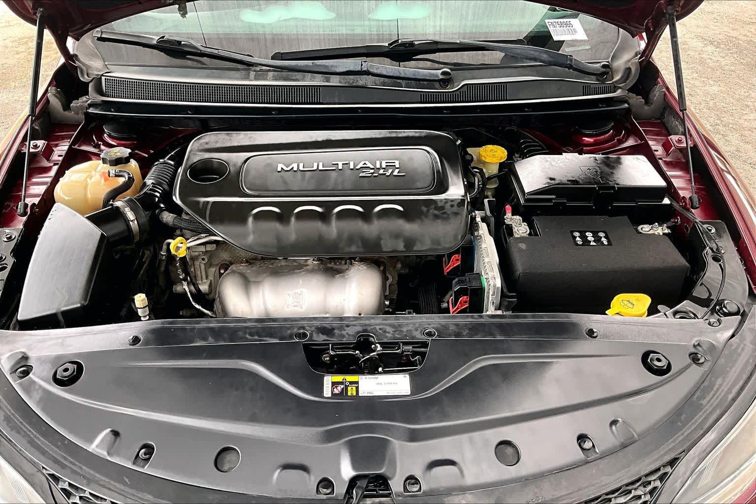 Used 2015 Chrysler 200 S FWD image 30