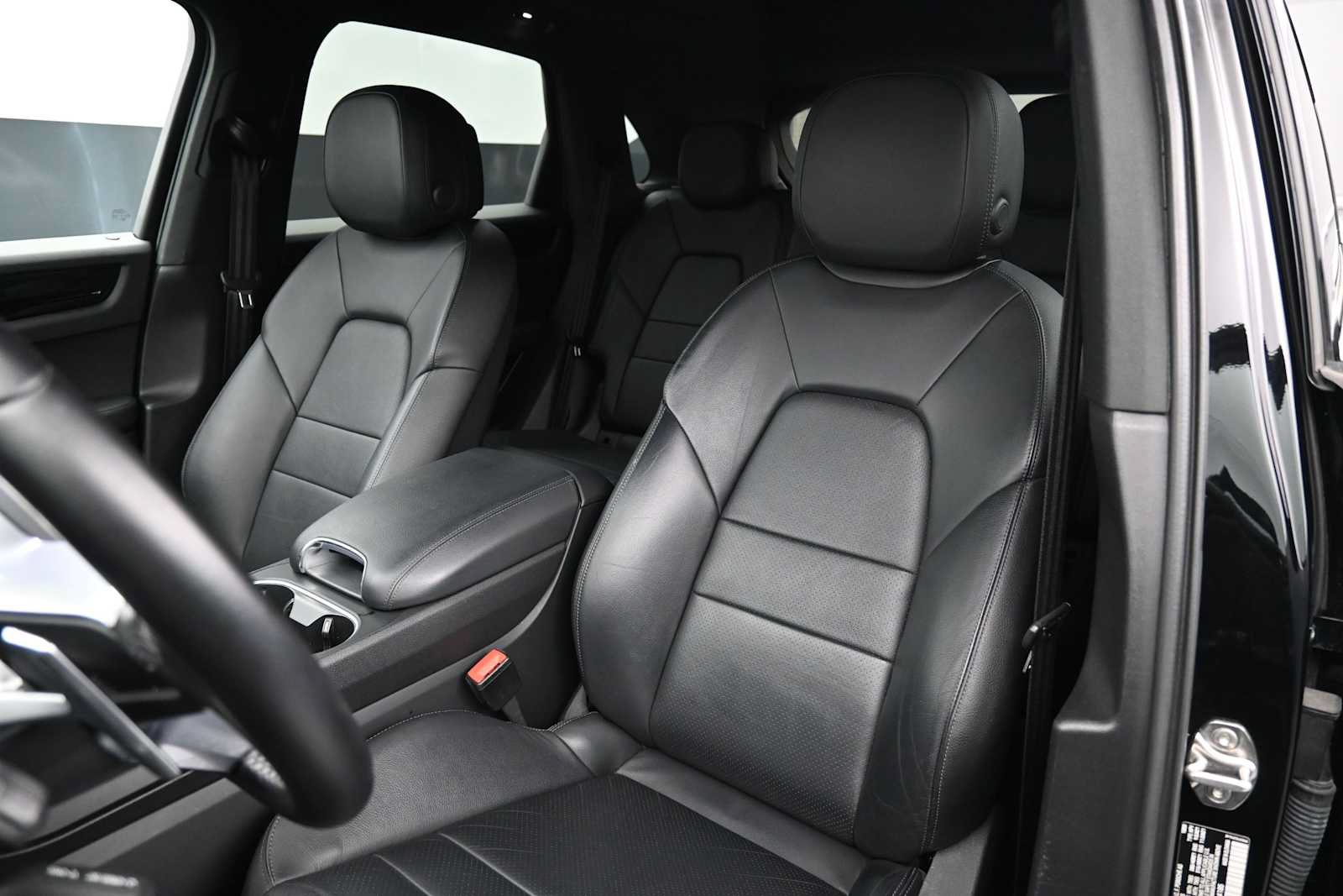Certified 2021 Porsche Cayenne AWD/4WD image 5
