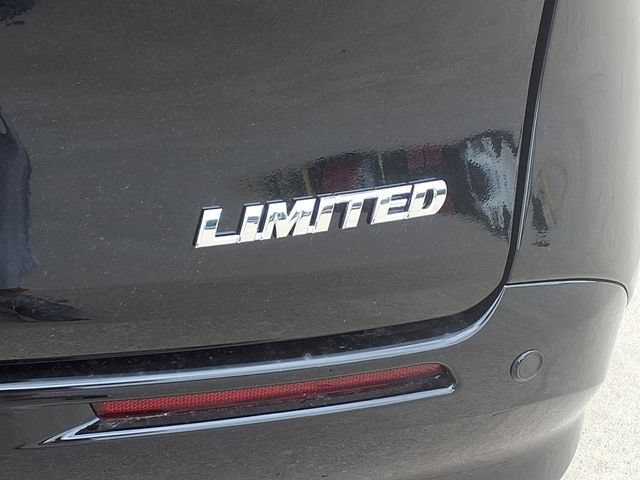 Used 2026 Toyota Sienna Limited FWD image 31