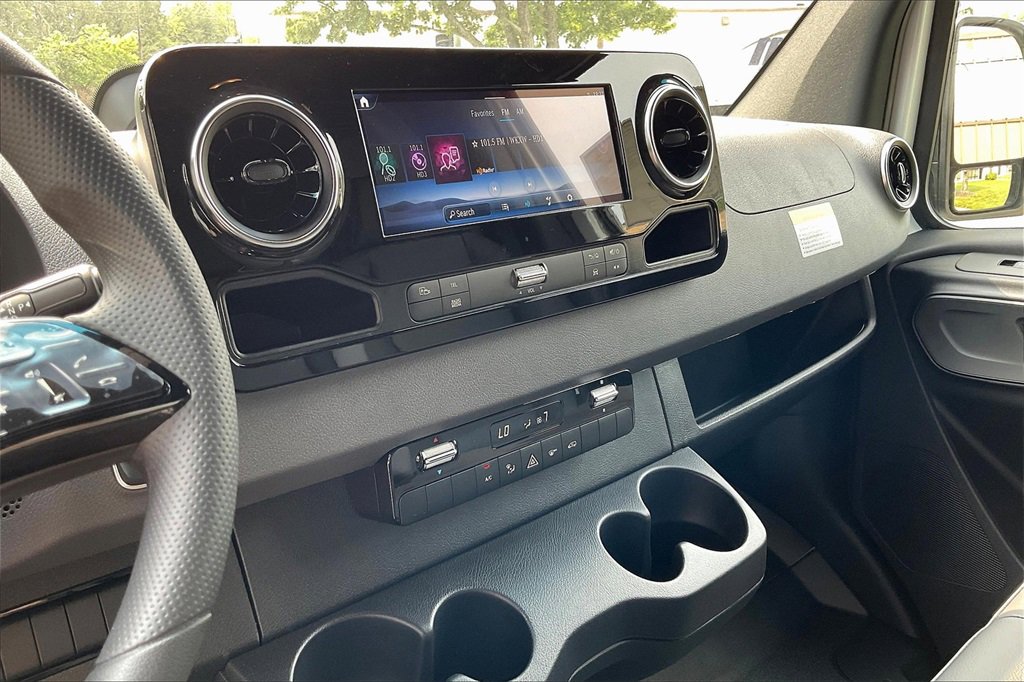 New 2025 Mercedes-Benz Sprinter 2500 image 6