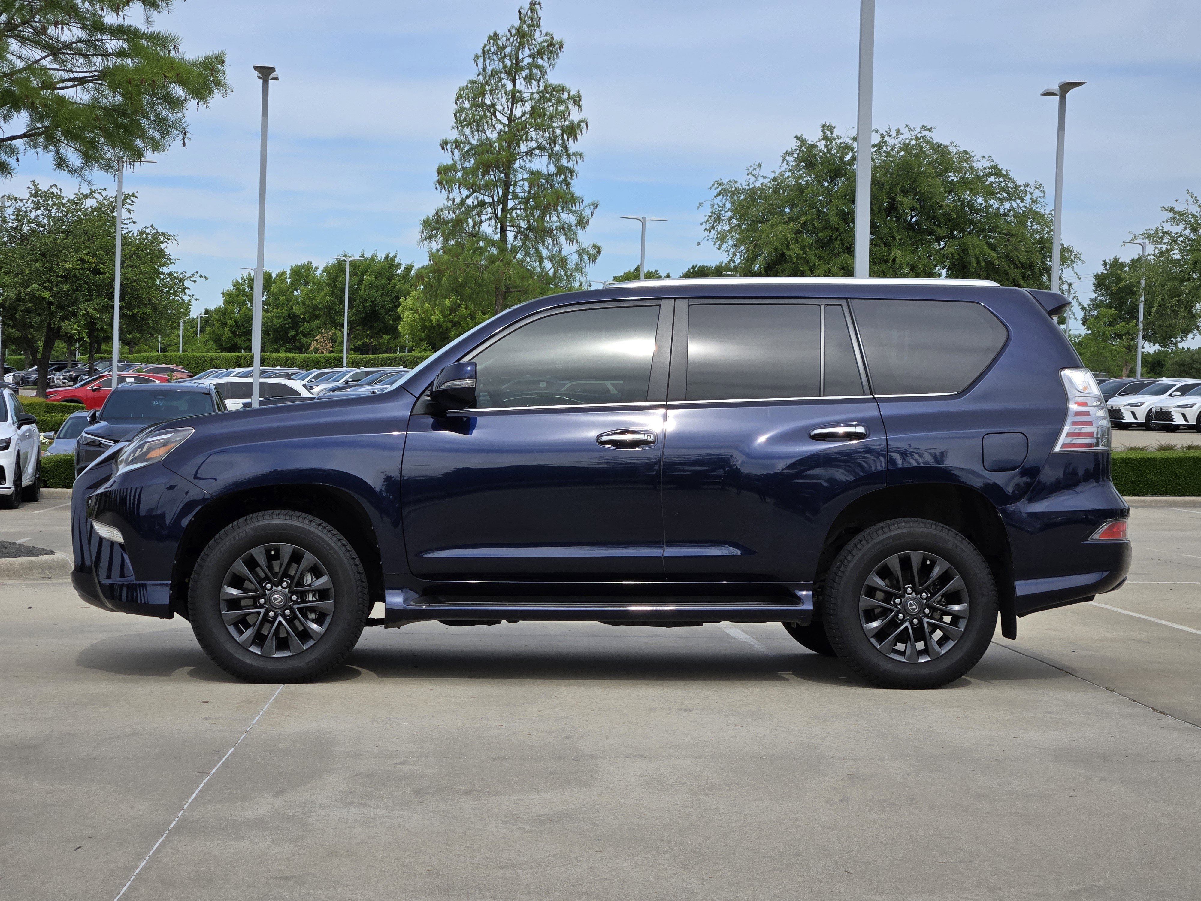 Used 2023 Lexus GX 460 Premium w/ Premium Package AWD/4WD image 2