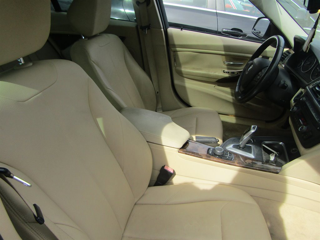 Used 2013 BMW 320i Sedan image 5