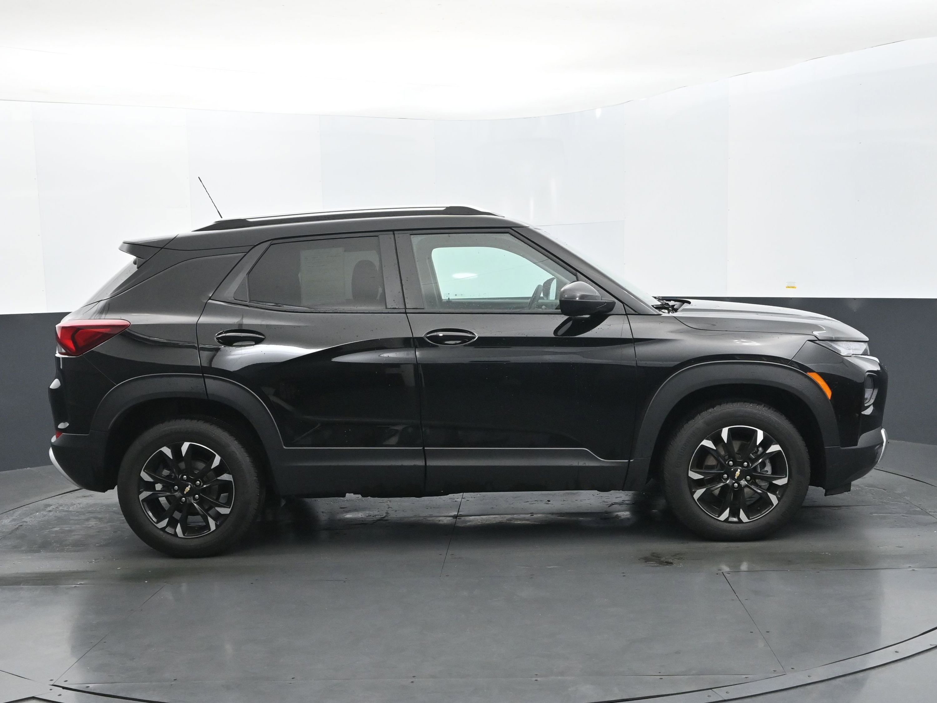 Used 2022 Chevrolet TrailBlazer LT AWD/4WD image 6