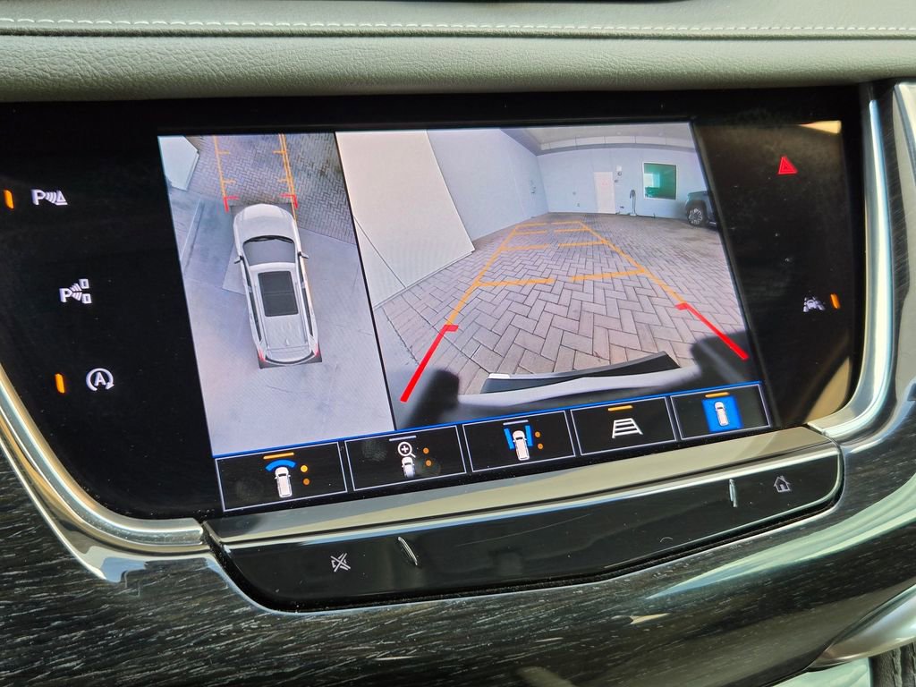 Used 2022 Cadillac XT6 Premium Luxury w/ Technology Package image 19