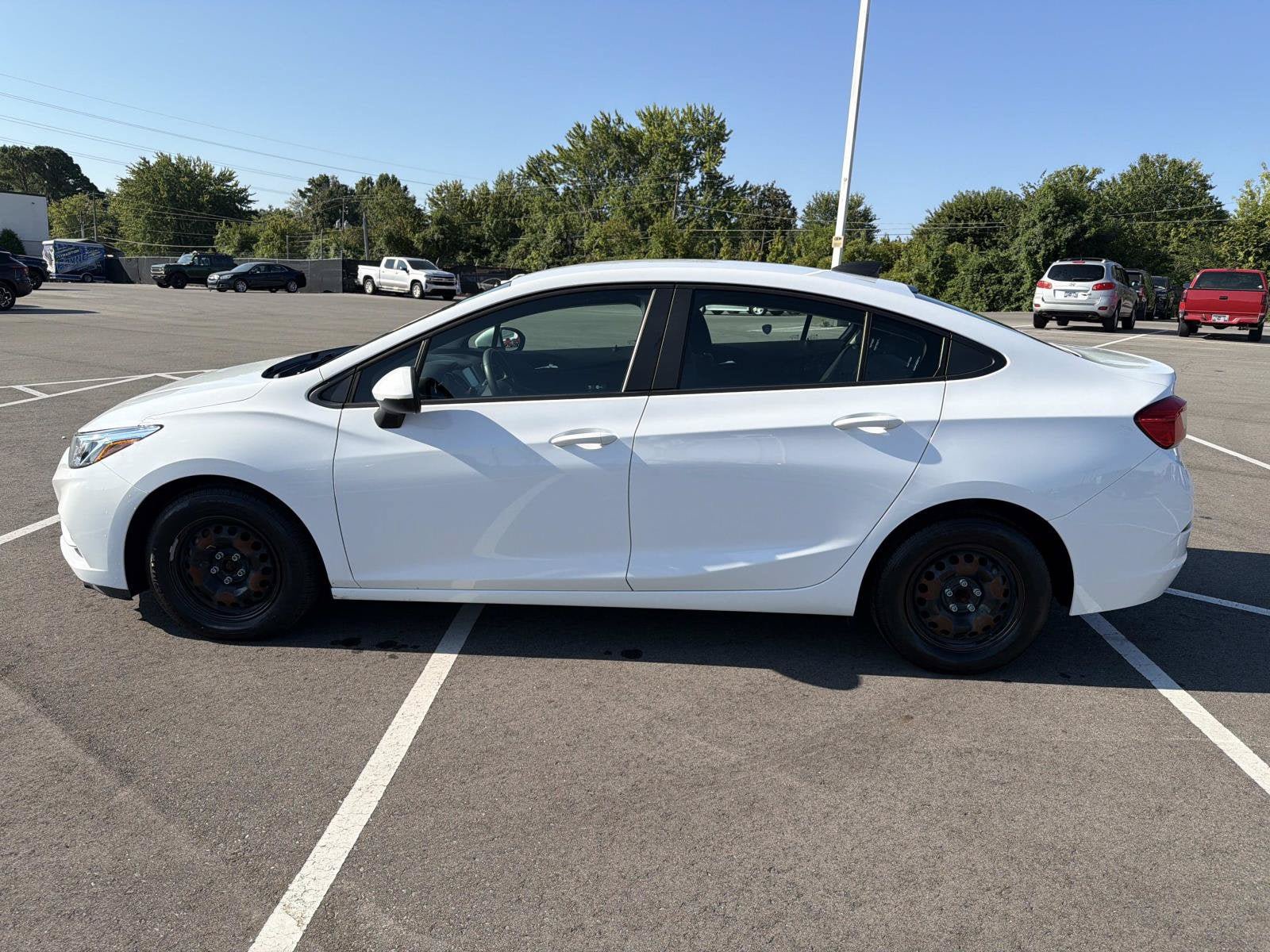 Used 2018 Chevrolet Cruze LS FWD image 4