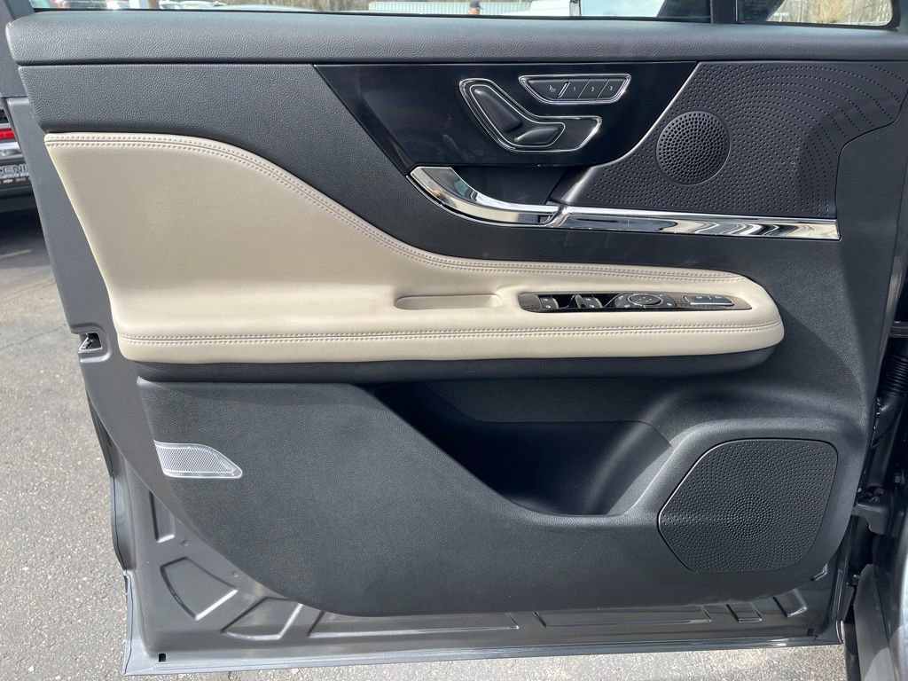 New 2026 Lincoln Corsair Premiere image 15