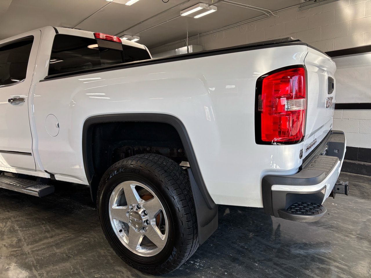 Used 2015 GMC Sierra 3500 Denali w/ Duramax Plus Package image 10