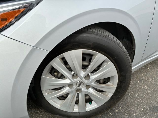 Certified 2023 Nissan Sentra S image 17