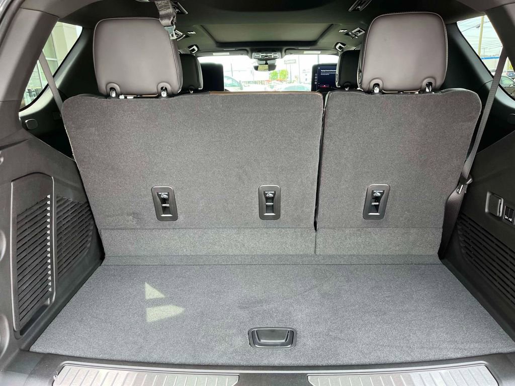New 2026 GMC Yukon Denali Ultimate AWD/4WD image 19