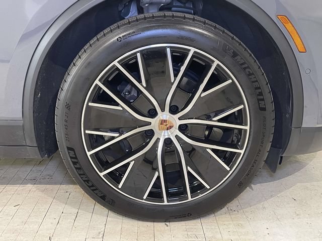 Certified 2026 Porsche Macan 4 Electric AWD/4WD image 11