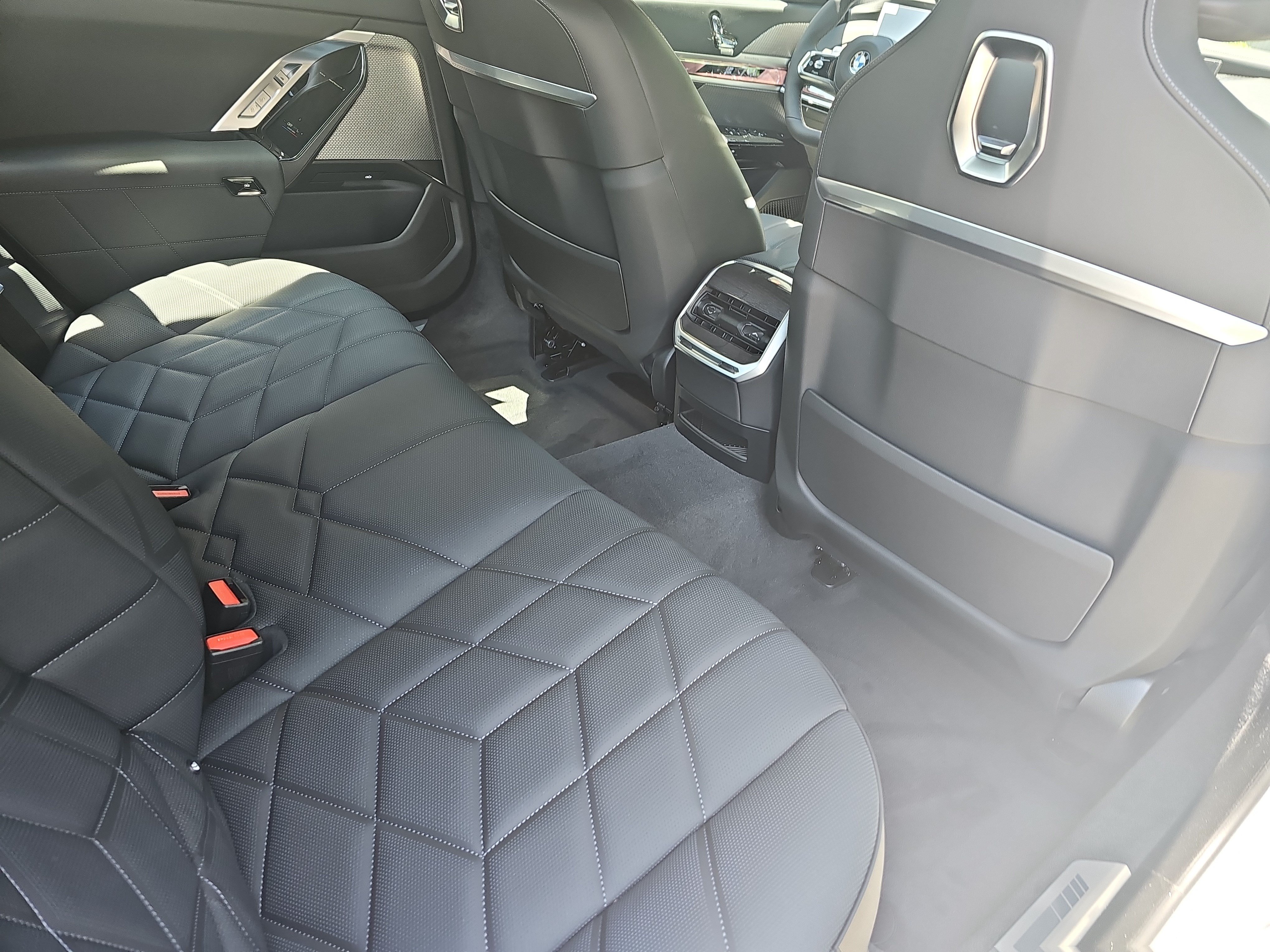 New 2026 BMW 740i RWD image 11