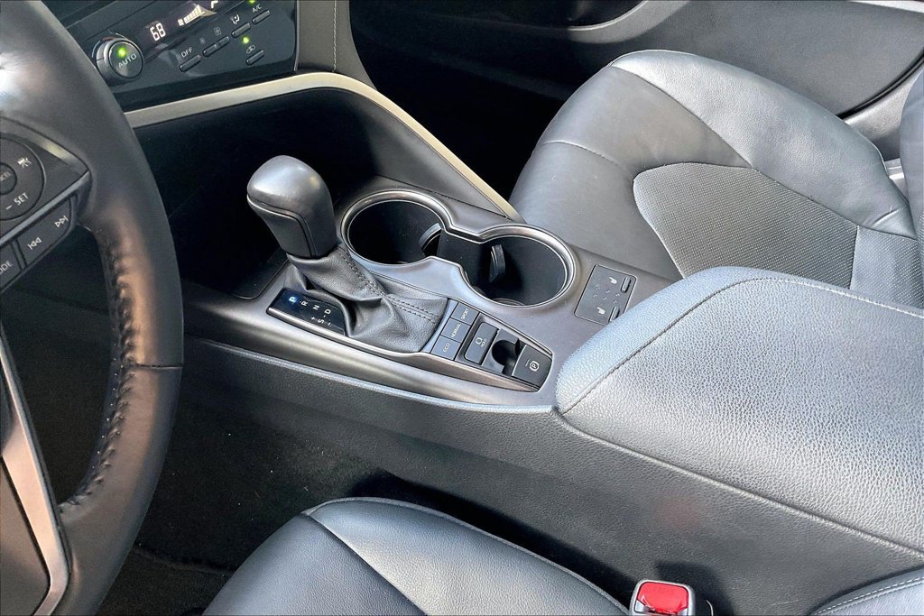 Used 2021 Toyota Camry XSE w/ Carpet Mat Package (TMS) FWD image 17