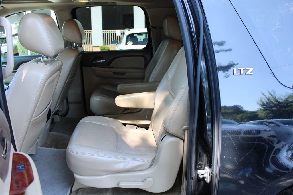 Used 2011 Chevrolet Suburban LTZ RWD image 28