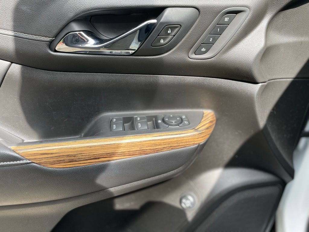 Used 2019 GMC Acadia Denali AWD/4WD image 9