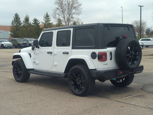 Used 2022 Jeep Wrangler Unlimited Sahara w/ Cold Weather Group AWD/4WD image 5