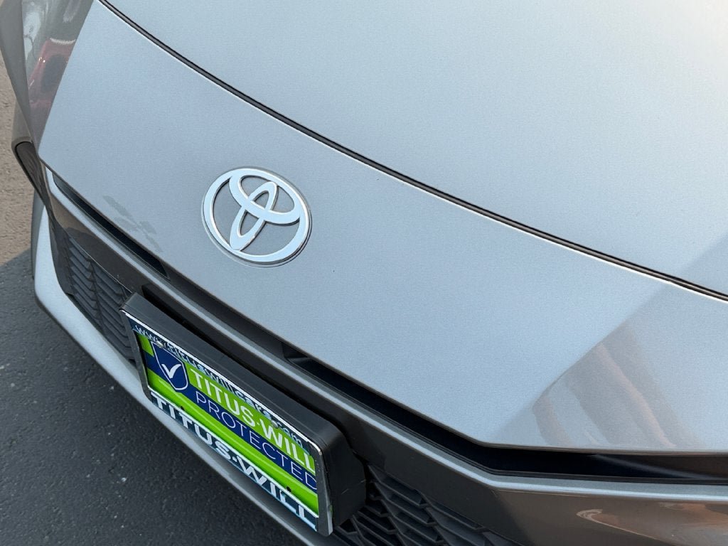 Used 2025 Toyota Camry SE FWD image 35