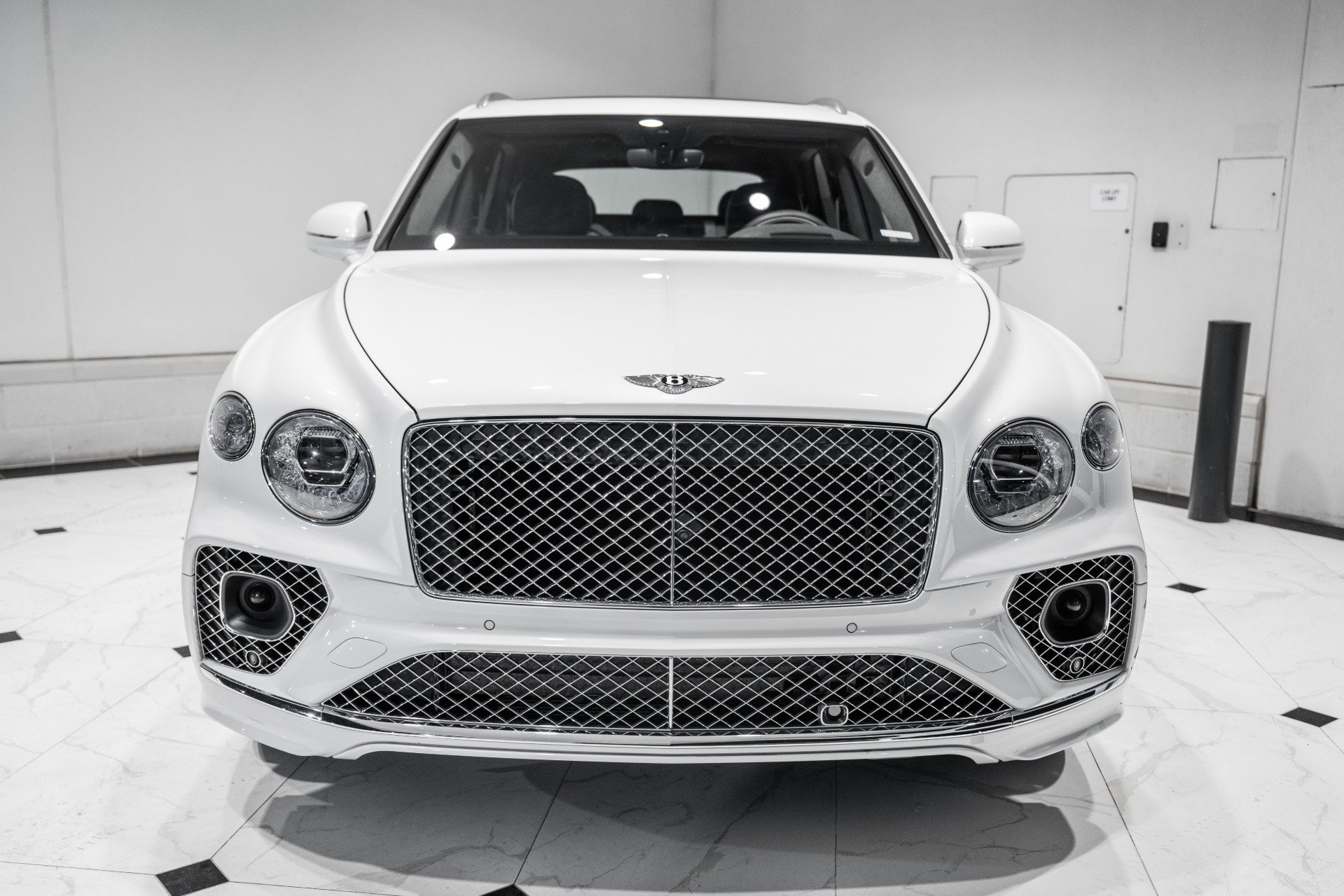 Used 2023 Bentley Bentayga image 8