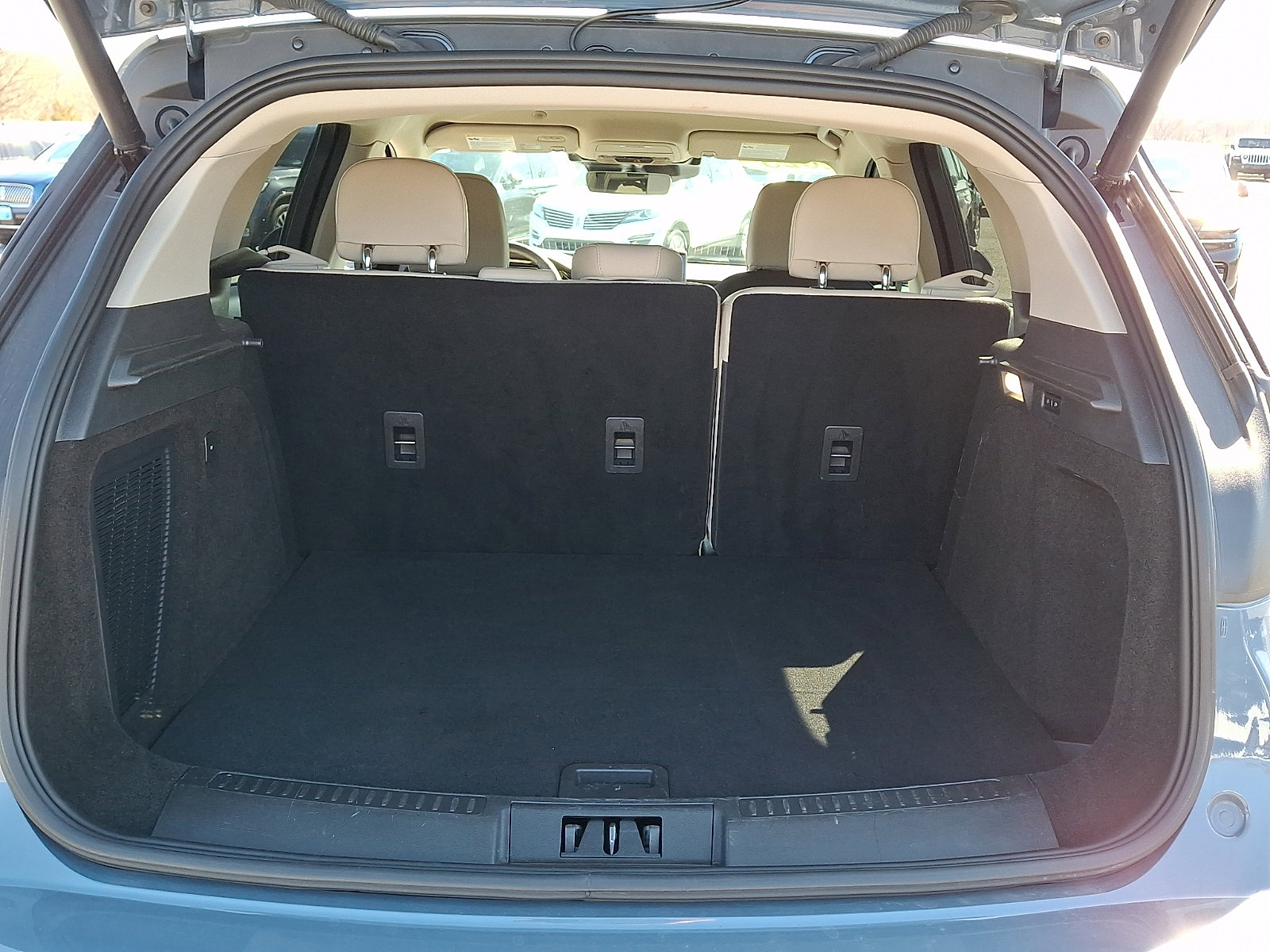 Used 2025 Lincoln Corsair Reserve image 27