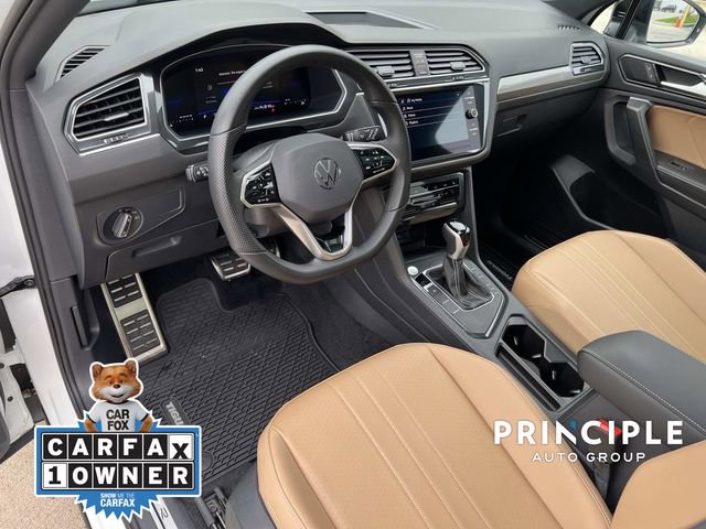 Used 2024 Volkswagen Tiguan SE R-Line FWD image 17