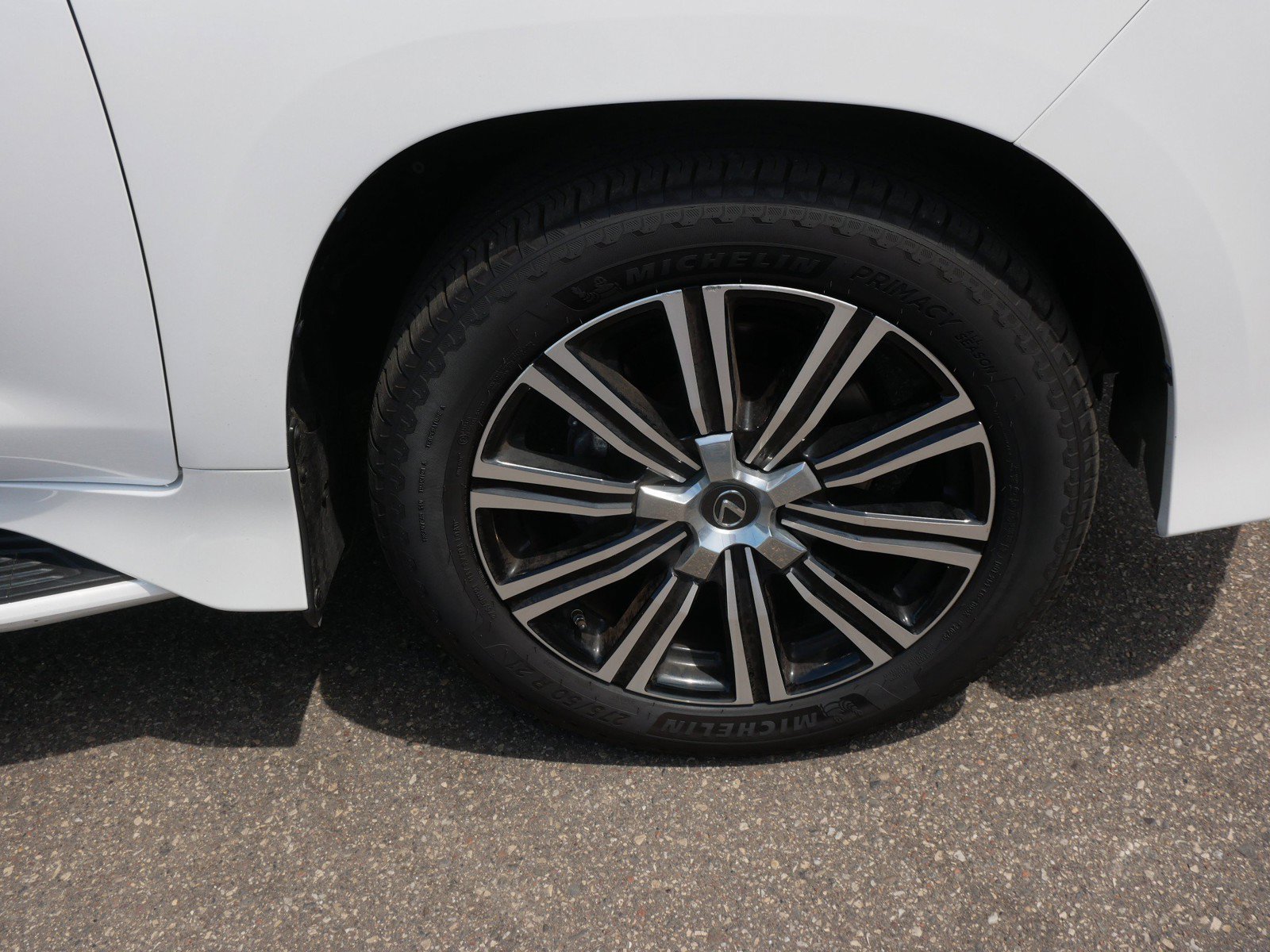 Used 2021 Lexus LX 570 4WD w/ Luxury Package image 9