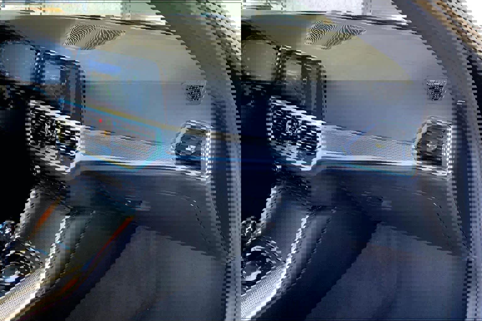 Used 2021 BMW M440i Convertible w/ Shadowloine Package image 15