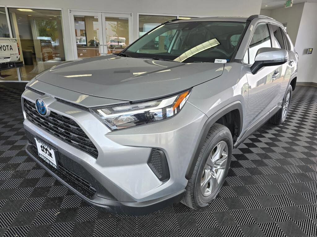 Used 2024 Toyota RAV4 XLE AWD/4WD image 7