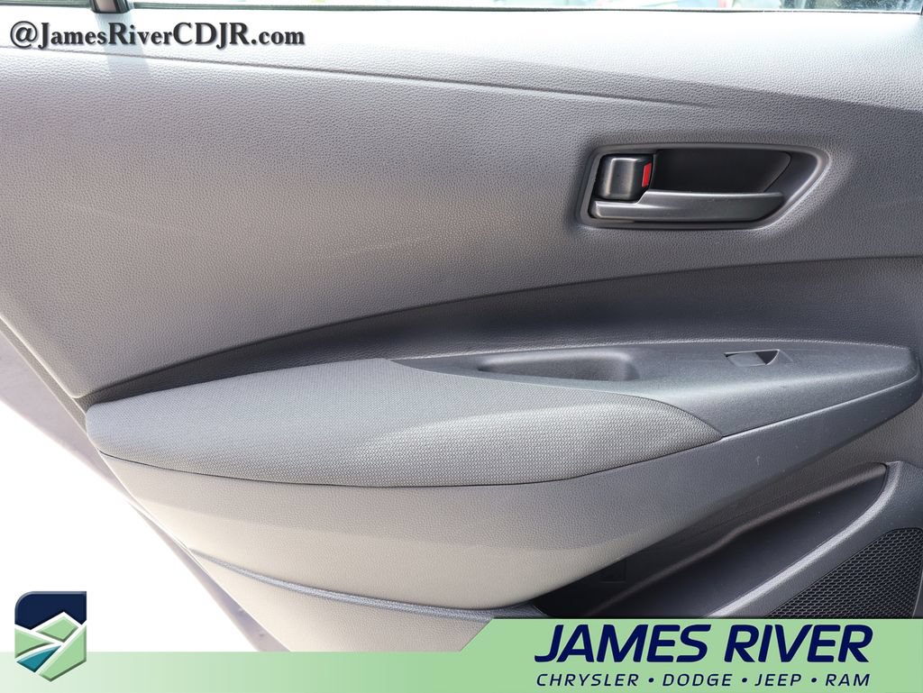 Used 2025 Toyota Corolla LE FWD image 16
