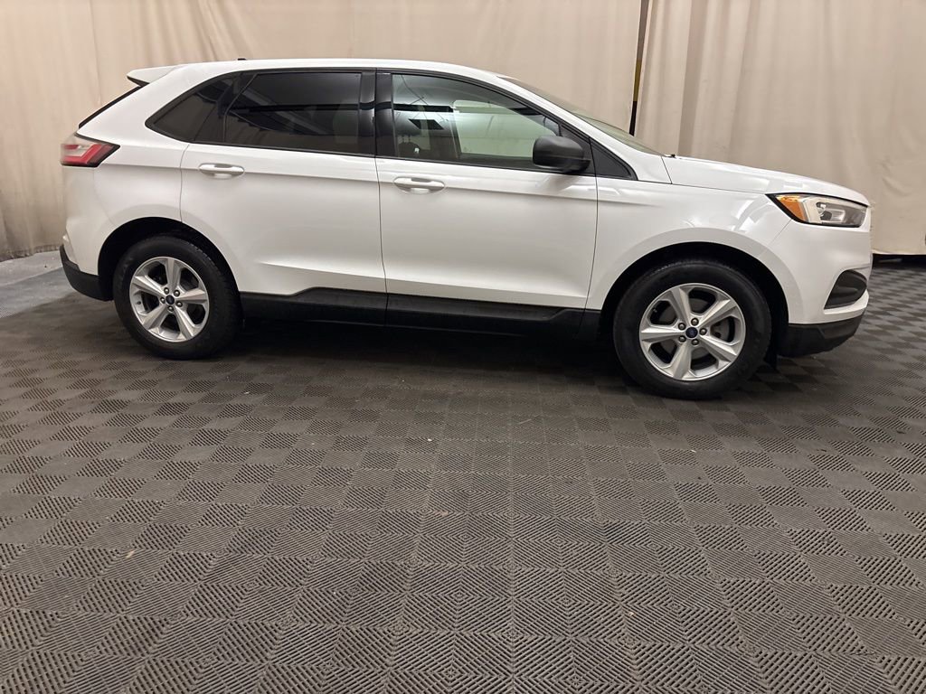 Used 2019 Ford Edge SE image 4