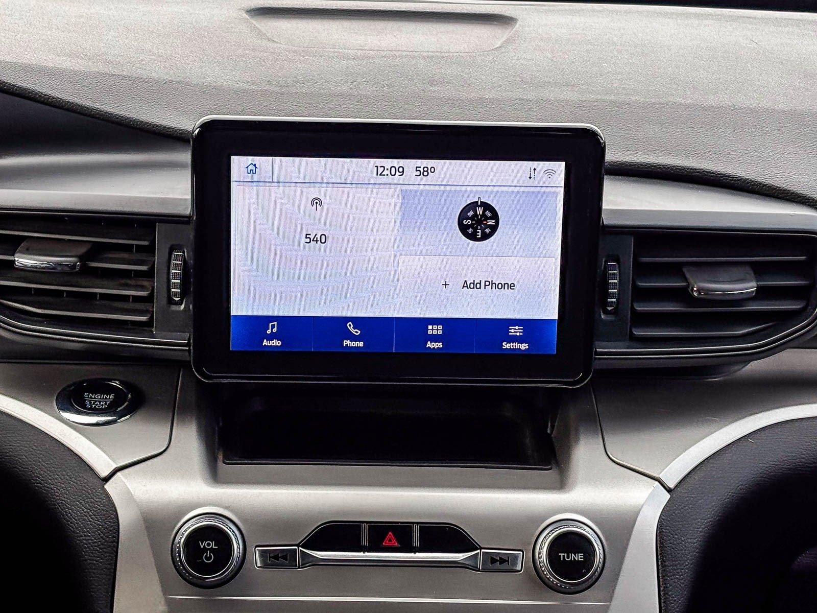 Used 2022 Ford Explorer XLT image 17