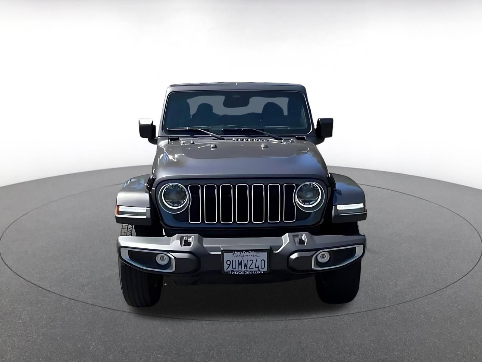 Used 2025 Jeep Wrangler Unlimited Sahara AWD/4WD image 4