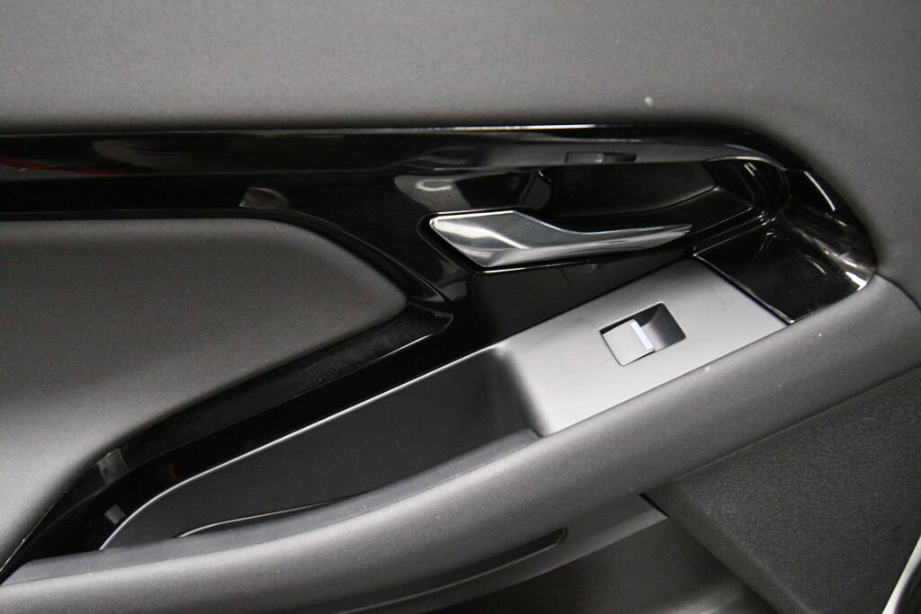 Used 2024 Land Rover Range Rover Evoque S image 22