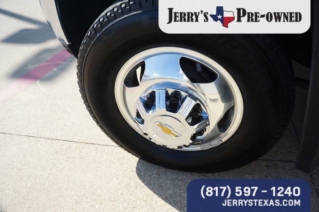 Used 2024 Chevrolet Silverado 3500 LT w/ Texas Edition image 9