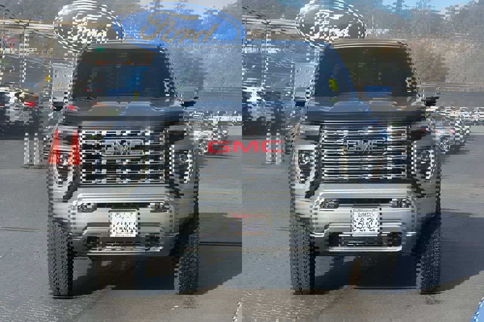 Used 2024 GMC Canyon Denali image 9