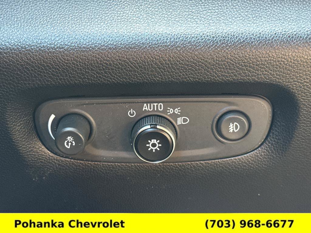 Used 2018 Chevrolet Traverse Premier w/ LPO, 'HIT The Road' Package AWD/4WD image 17
